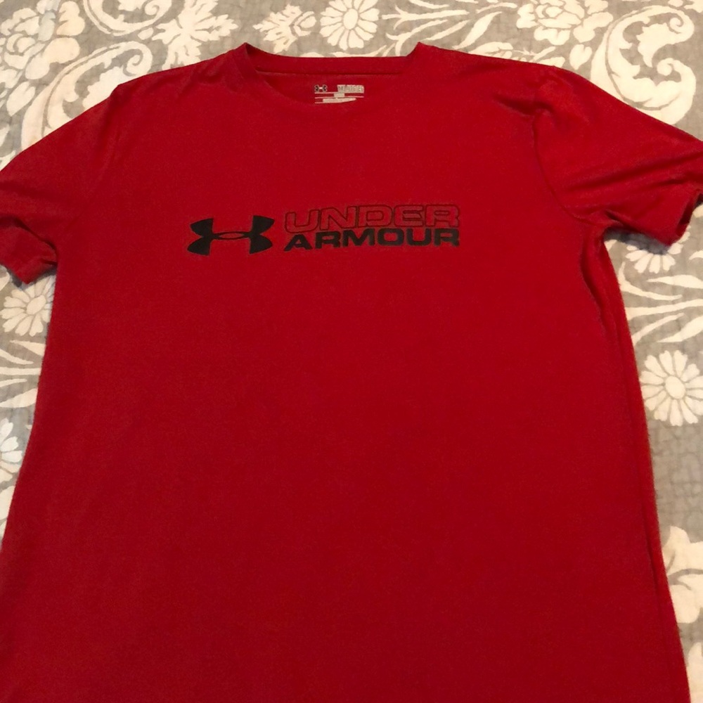 EUC Red Under Armour Short Sleeve Tee